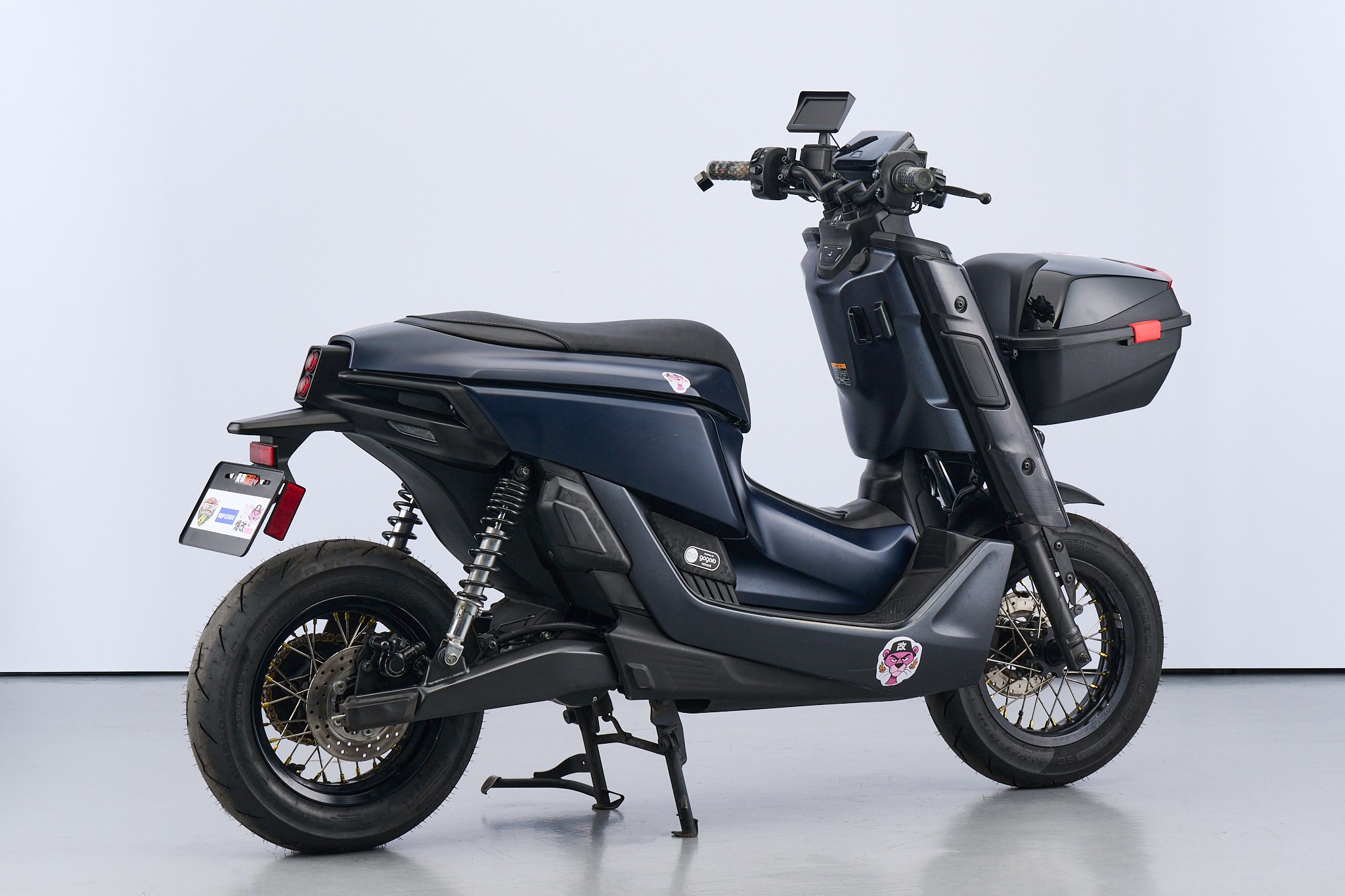 機能：革新的なフロントストレージ